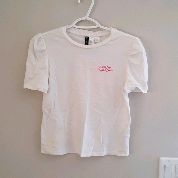 H&M Tops - Poof sleeved t-shirt